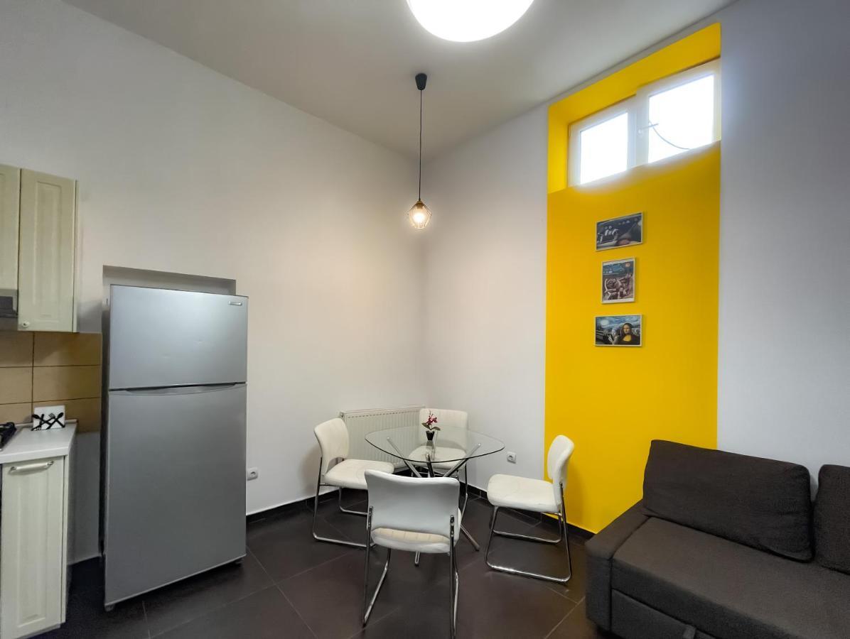 Apartmán Cool Flat With Hot Tub In The Old Town Bukurešť Exteriér fotografie