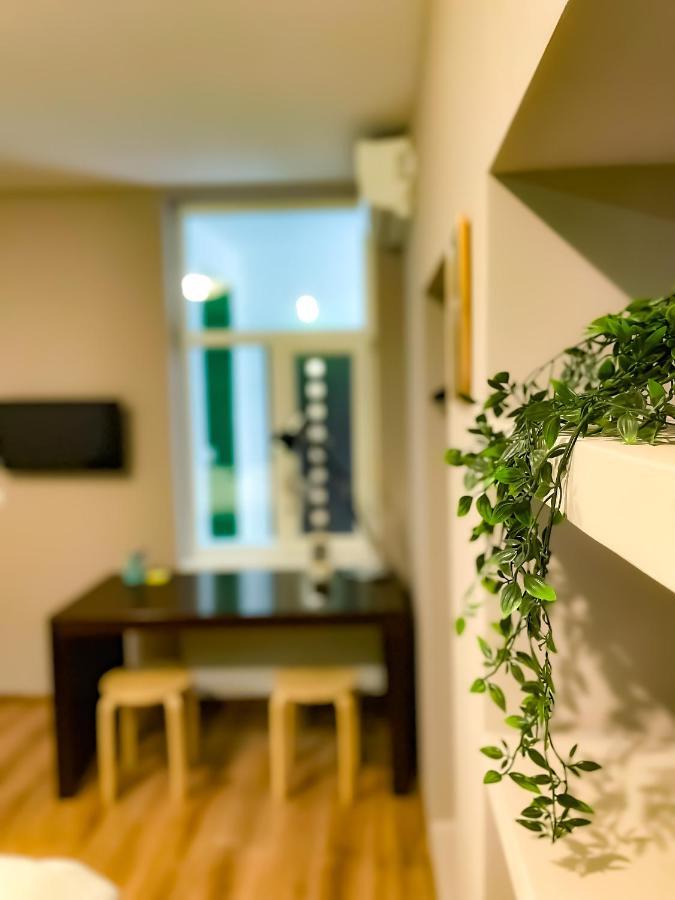 Apartmán Cool Flat With Hot Tub In The Old Town Bukurešť Exteriér fotografie